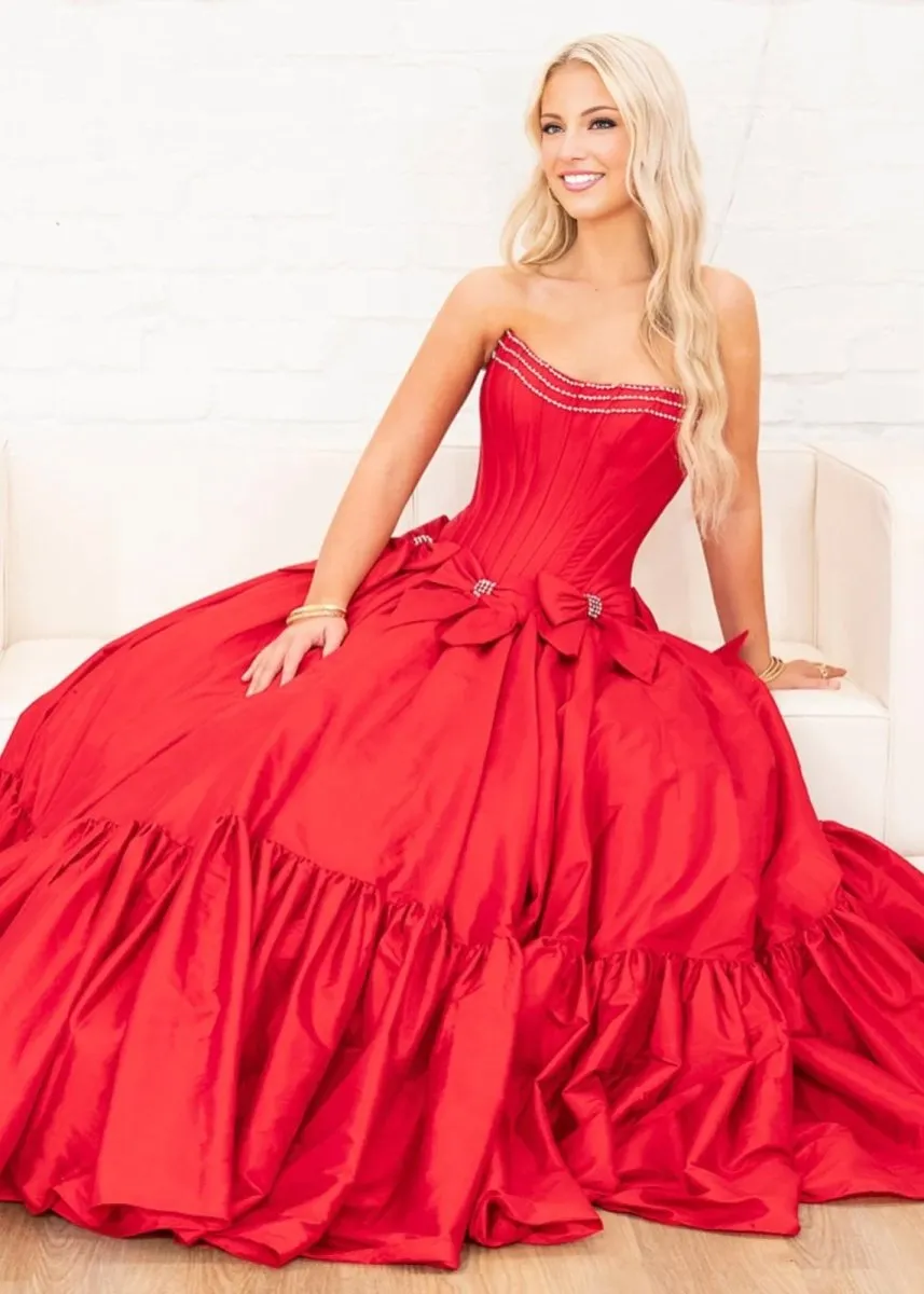 Cristal | A-Line Black Scoop Neck Satin Long Prom Dresses with Bow Knots