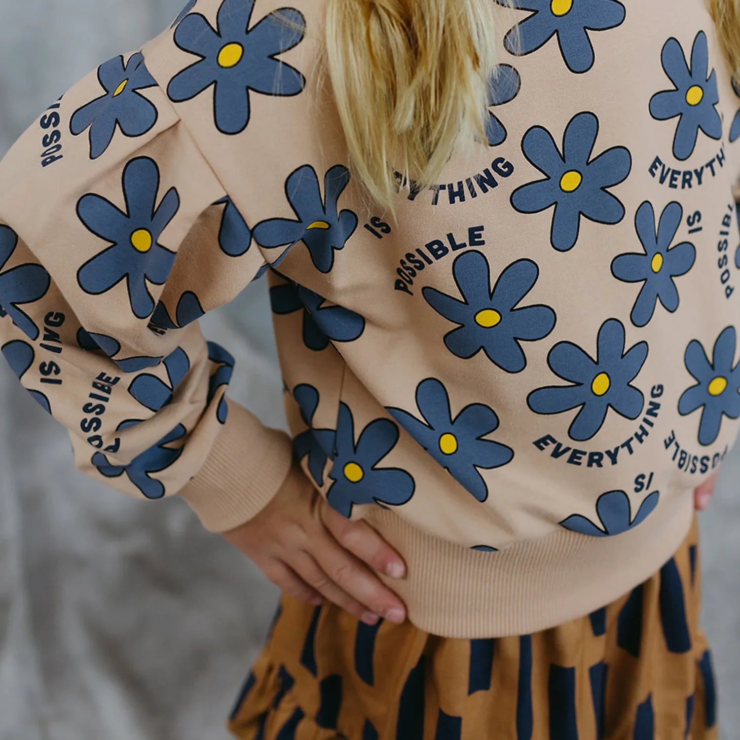 Sweater Puffed Daisy
