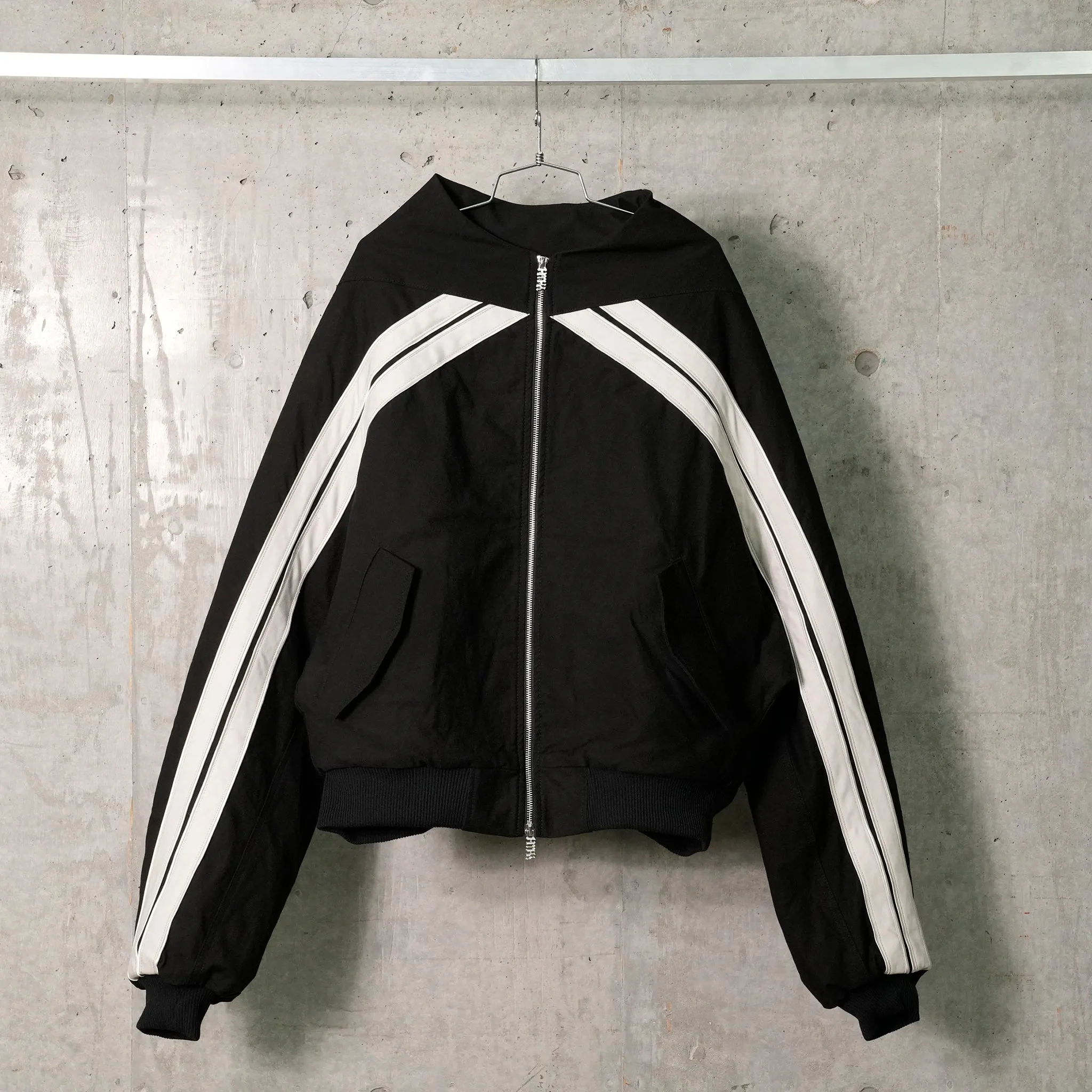 TRAPPIST BOMBER / BLACK